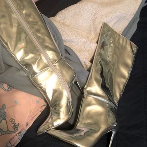 JustFab Chrome Silver Boots, EUC, 4" heels